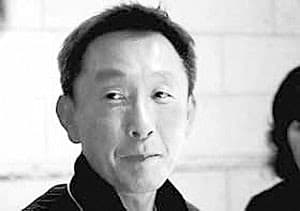 蜡笔小新的爸爸好像摔死了